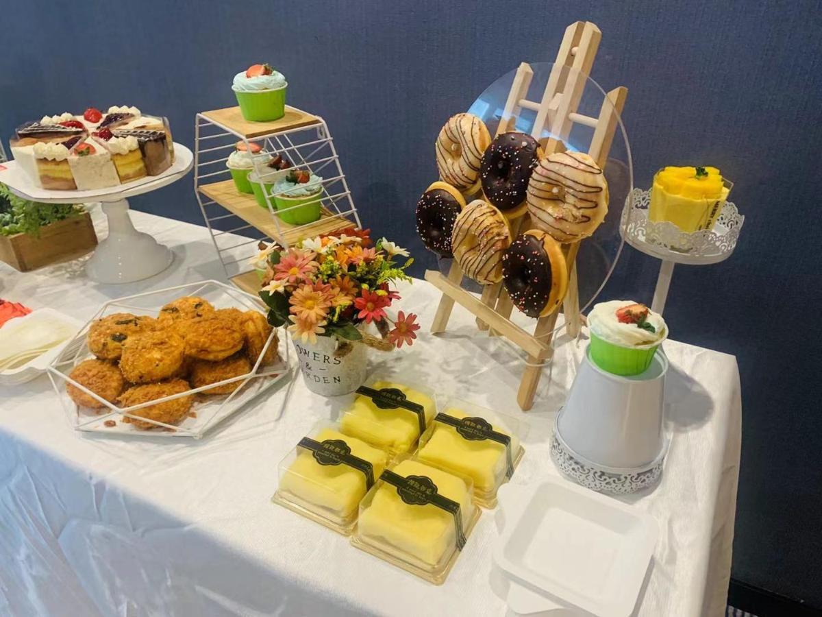 Holiday Inn Express - Wuhan Optical Valley By Ihg Exteriör bild